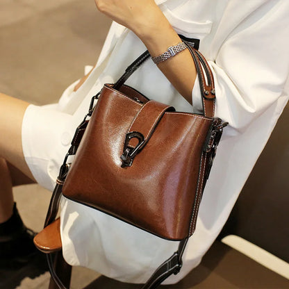 Maréia – Élégance intemporelle en cuir véritable