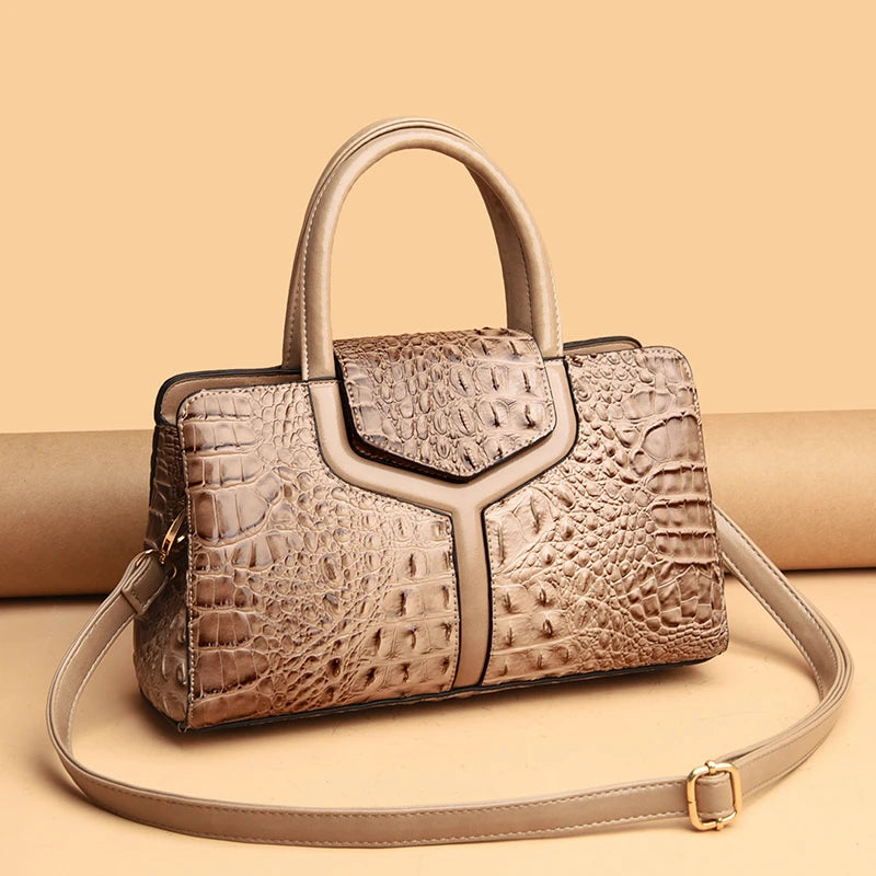 Crocélia – Le sac effet croco au luxe affirmé