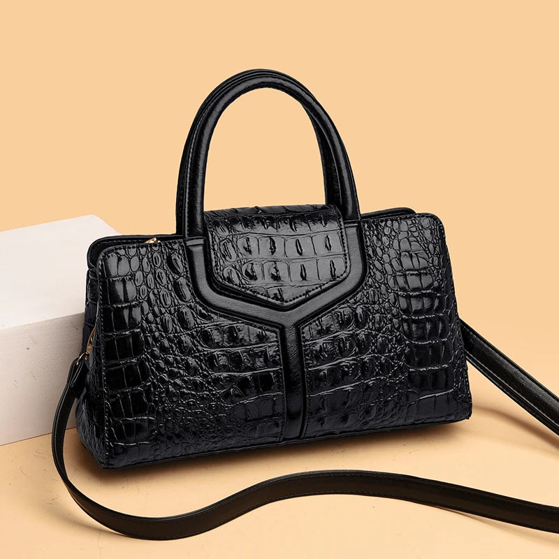 Crocélia – Le sac effet croco au luxe affirmé